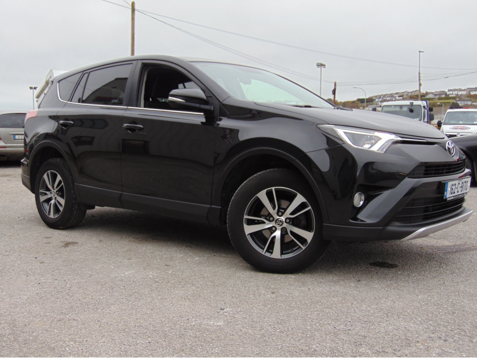 2016 Toyota Rav4 - image 11