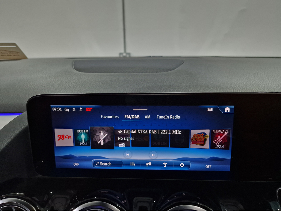 2023 Mercedes-Benz GLA Class 250E AMG LINE PREMIUM (PLUG IN HYBRID) AUTOMATIC **ONE OWNER / APPLE CARPLAY & ANDROID AUTO / BLIND SPOT ASSIST / HEATED FRONT SEATS / SAT NAV / REVERSE CAMERA / WIRELESS PHONE CHARGING** €40,900