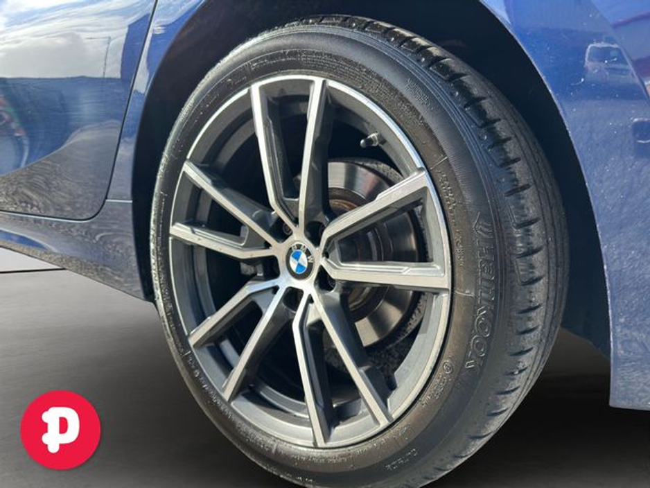 2019 BMW 3 Series - image 18