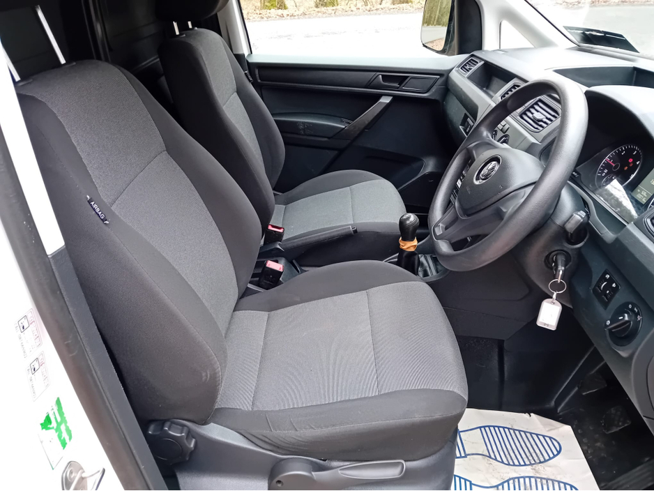 2018 Volkswagen Caddy - image 14