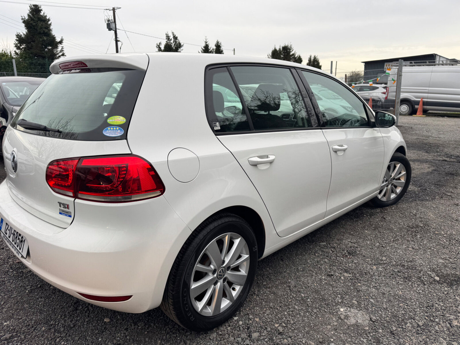 2012 Volkswagen Golf - image 3