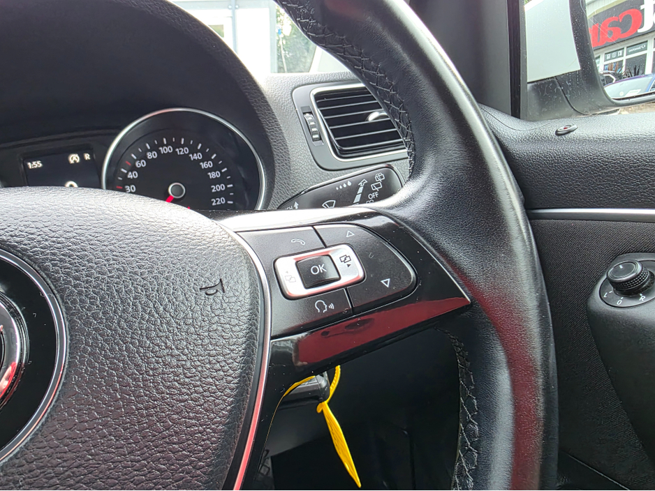 2016 Volkswagen Polo - image 20