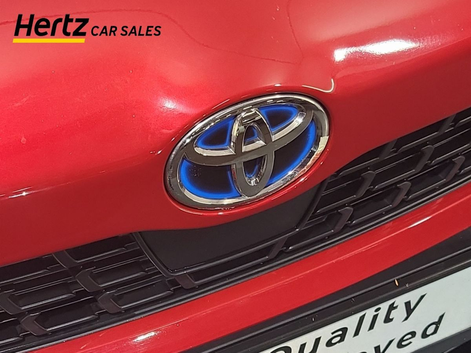 2023 Toyota Yaris Cross - image 9