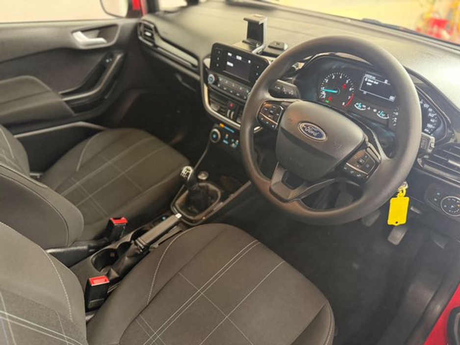 2019 Ford Fiesta - image 7