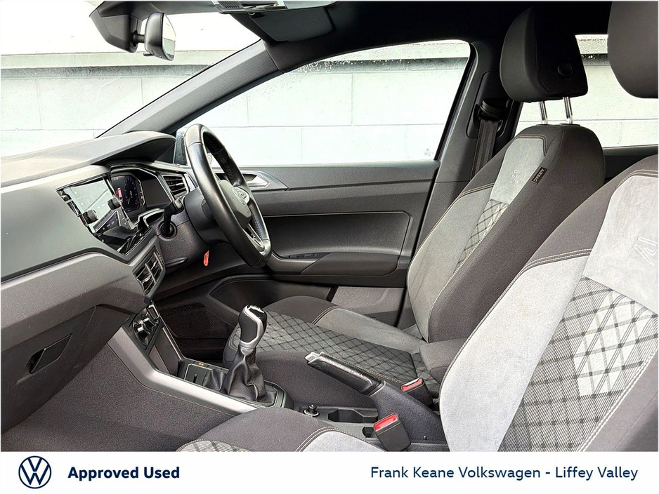 2023 Volkswagen Polo - image 4