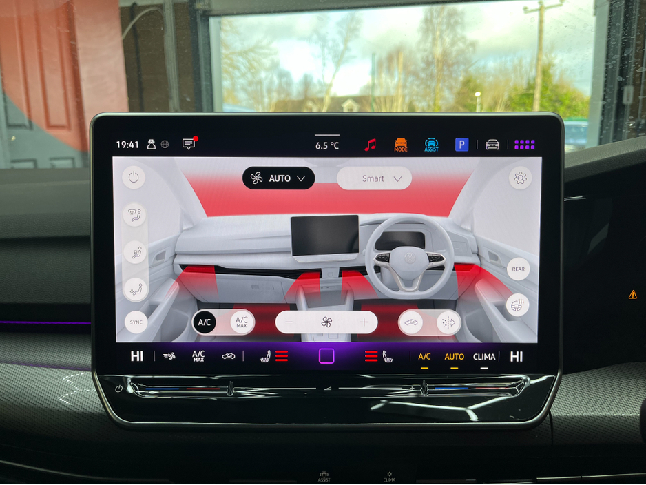 2025 Volkswagen Golf 2025 VOLKSWAGEN GOLF 5D 2.0 AUTOMATIC / CRUISE CONTROL / REVERSE CAMERA / HEATED SEATS / PADDLE SHIFTERS / APPLE CARPLAY / AMBIENT LIGHTS