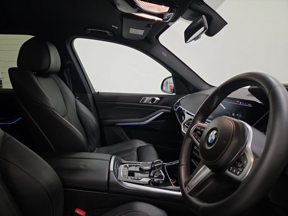 2021 BMW X5 - image 12