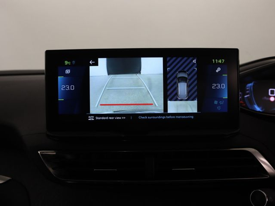 2023 Peugeot 3008 - image 13