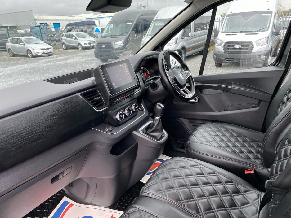 2022 Renault Trafic Sport LWB 2.0 170BHP Automatic €22,500