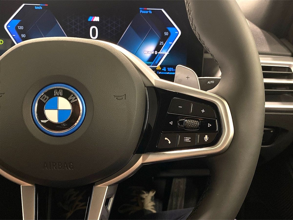 2025 BMW 3 Series - image 18