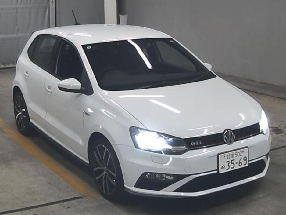 2015 Volkswagen Polo  €13,950