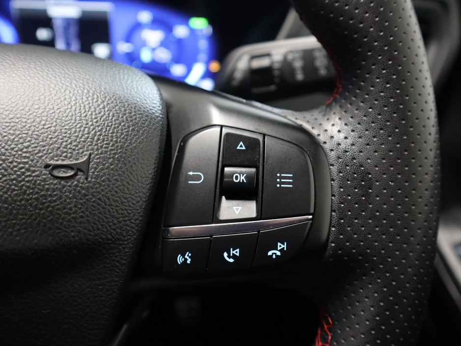 2022 Ford Kuga - image 15