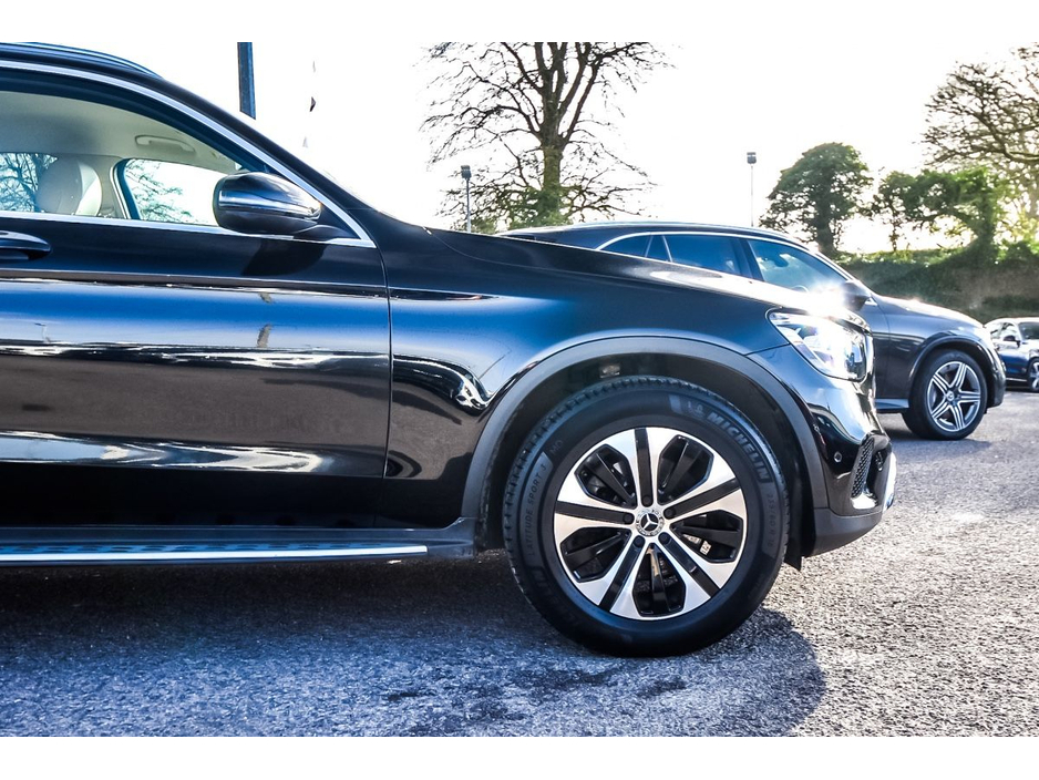 2022 Mercedes-Benz GLC Class - image 7