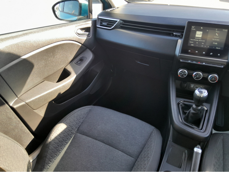 2022 Renault Clio - image 15