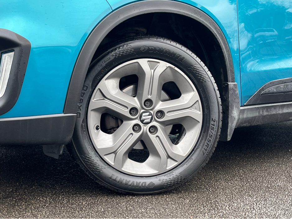 2019 Suzuki Vitara - image 5