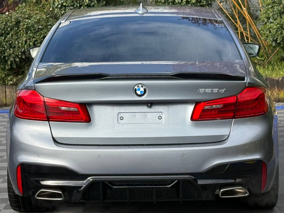 2018 BMW 5 Series - image 18