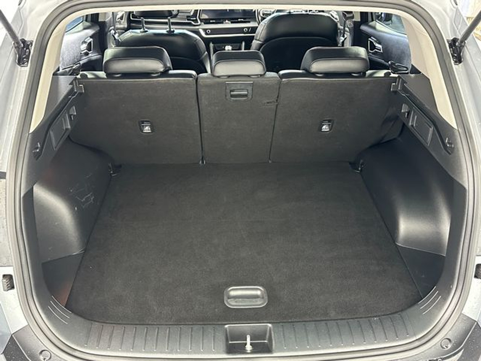 2023 Kia Sportage - image 25