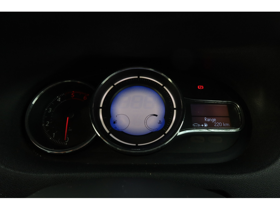 2013 Renault Fluence - image 2