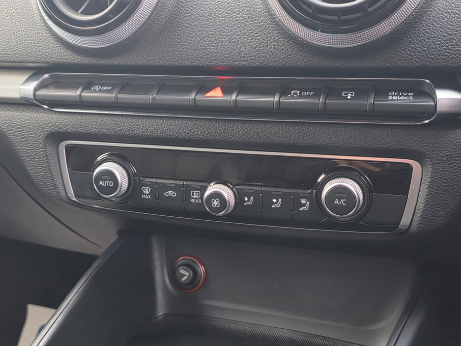 2015 Audi A3 1.6 TDI S LINE €9,995