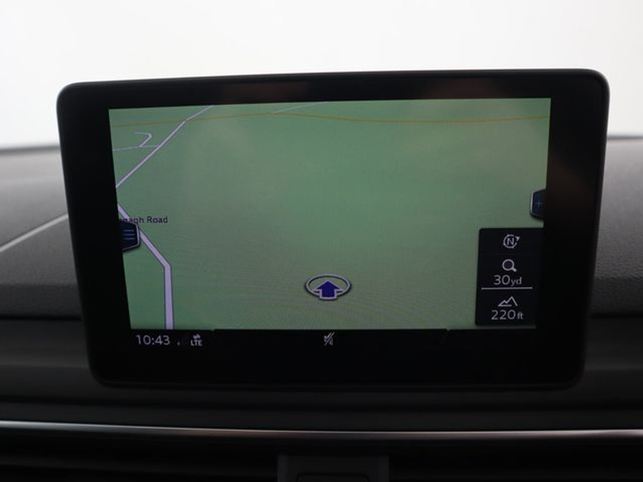 2016 Audi A4 - image 9