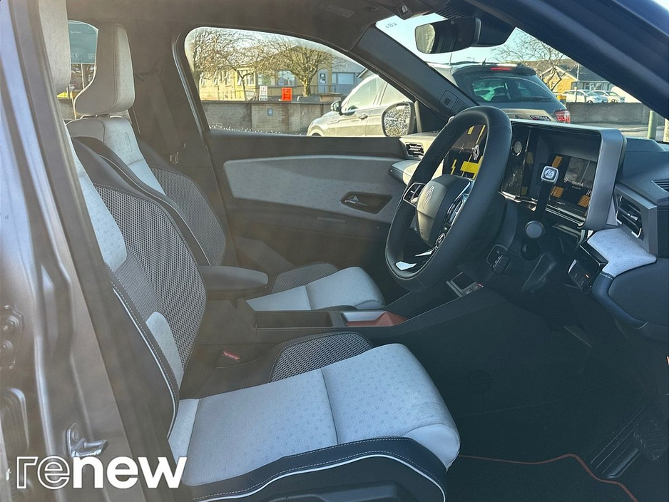 2026 Renault 5 Roland Garros 52kWh 150hp