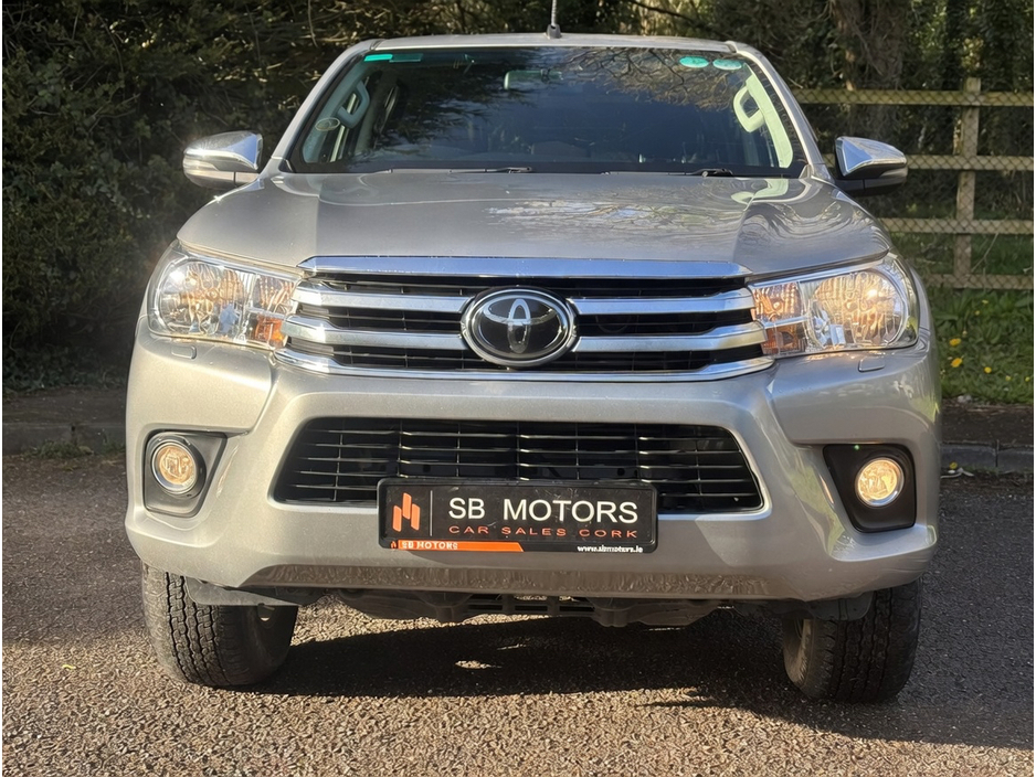 2018 Toyota Hilux - image 2