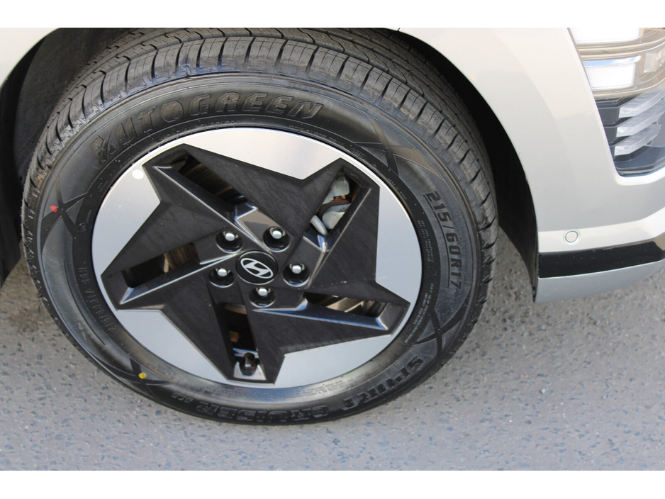 2024 Hyundai Kona - image 10