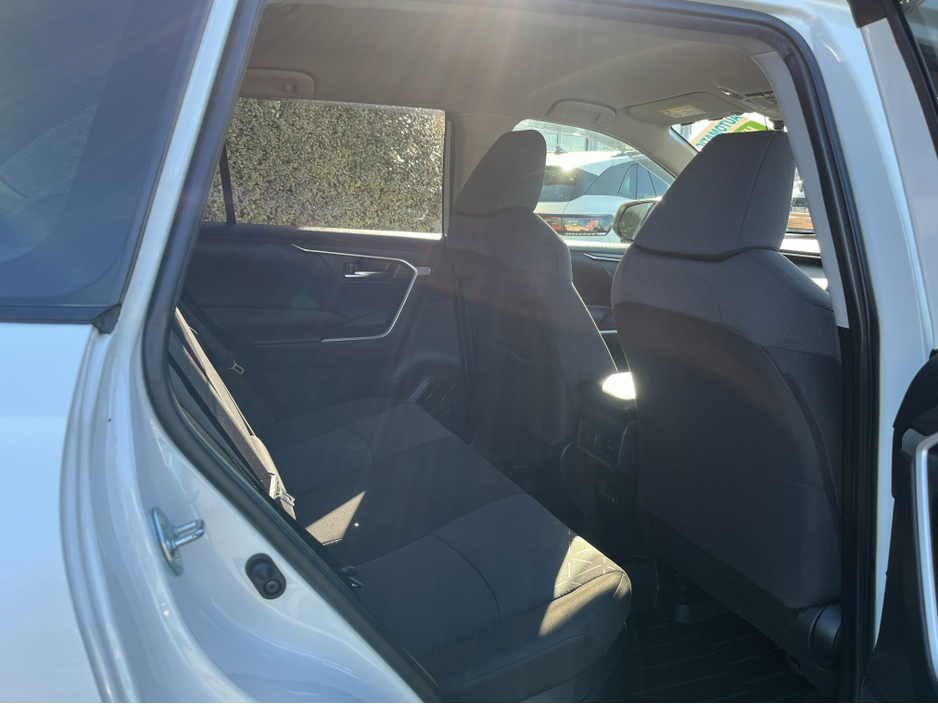 2020 Toyota Rav4 - image 9