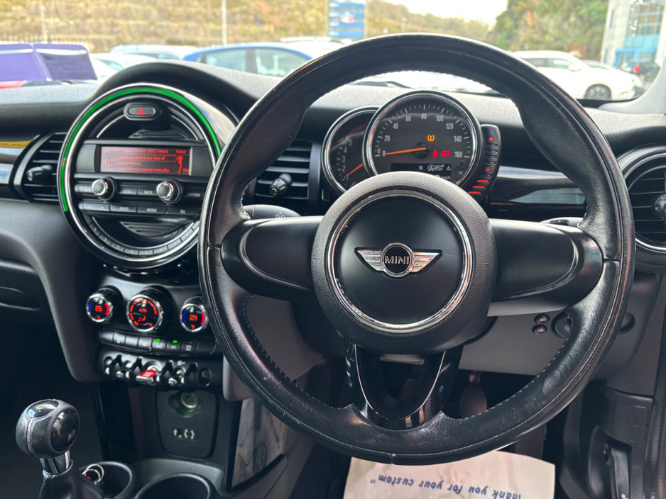 2015 MINI Hatch  €8,950