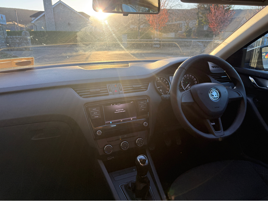 2018 Skoda Octavia - image 3