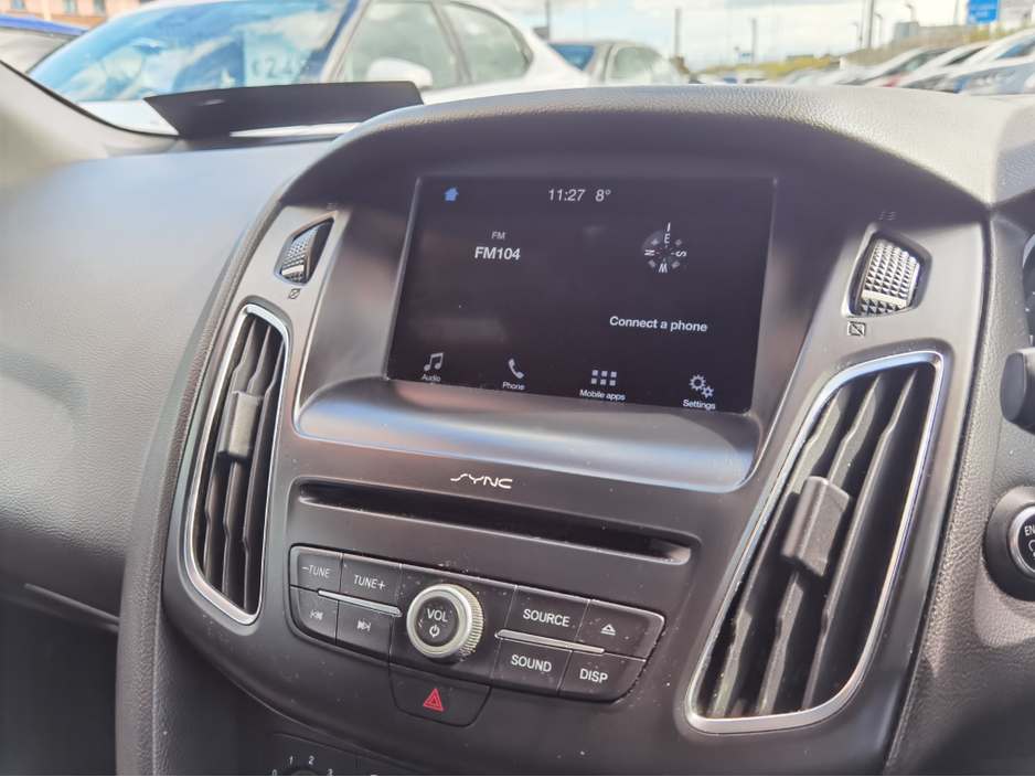 2017 Ford Focus - image 17