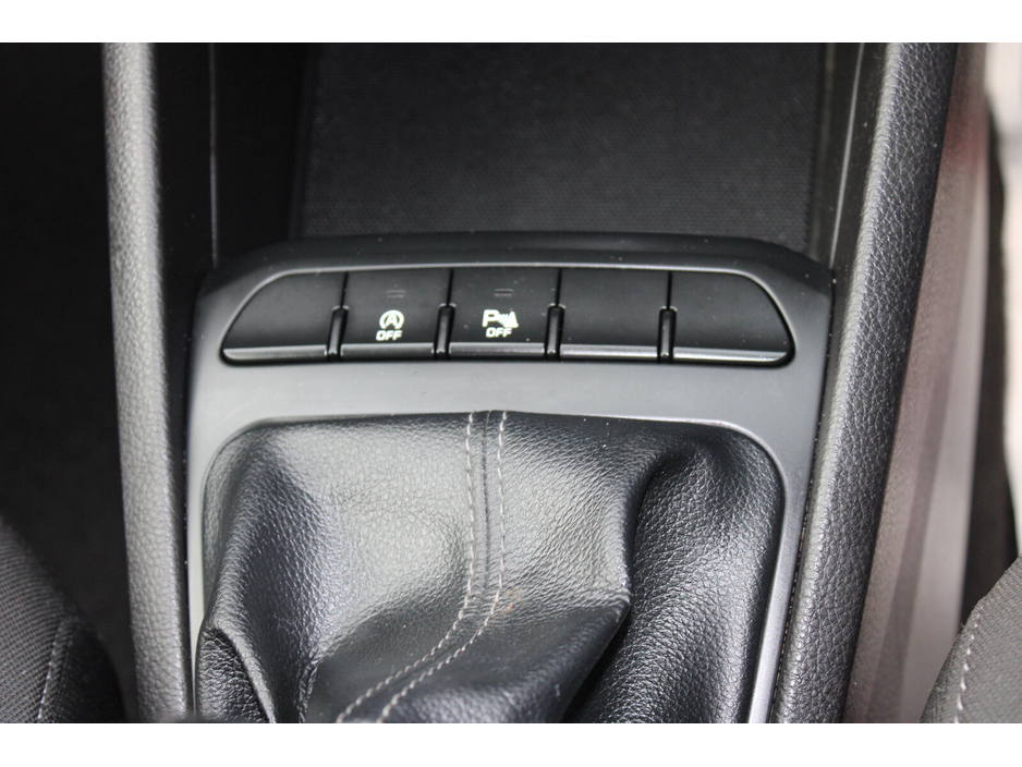 2019 Kia Stonic - image 18