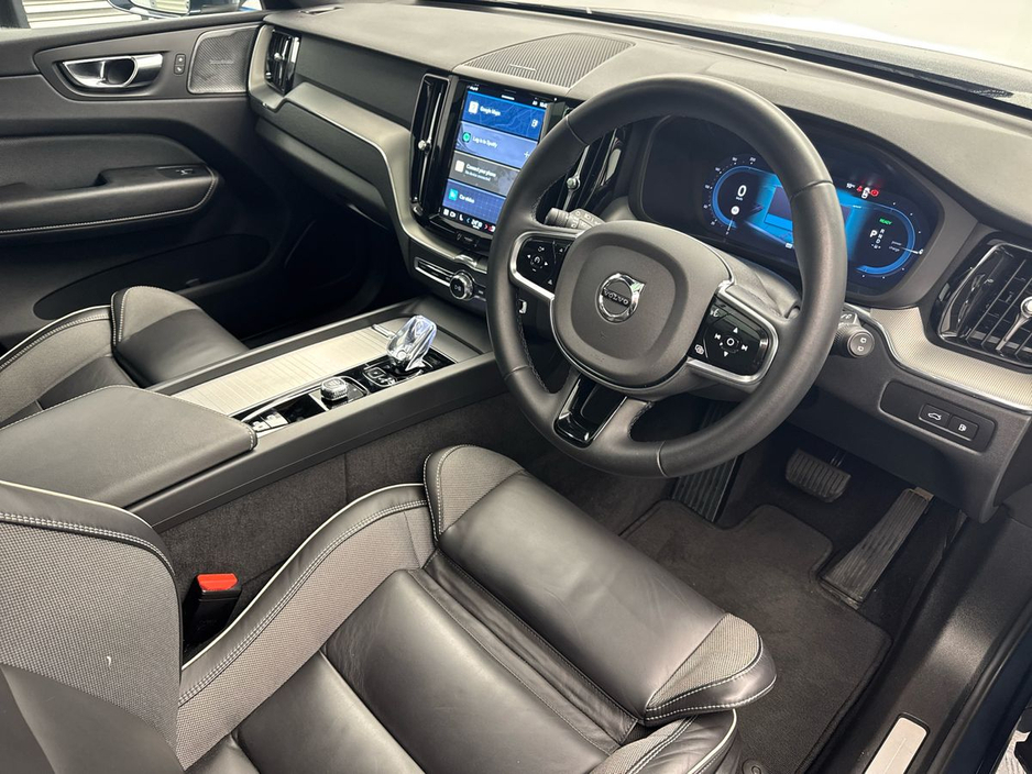 2024 Volvo XC60 - image 6