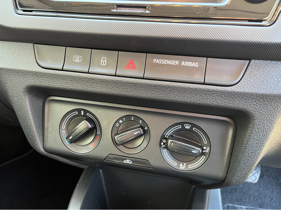 2020 Skoda Fabia - image 17