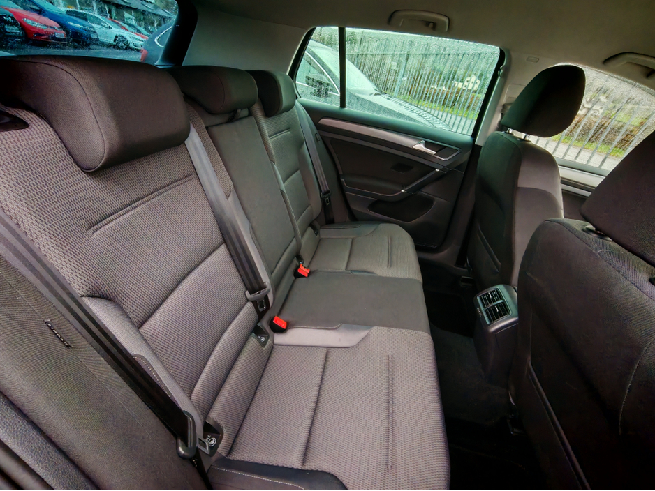 2017 Volkswagen Golf - image 14