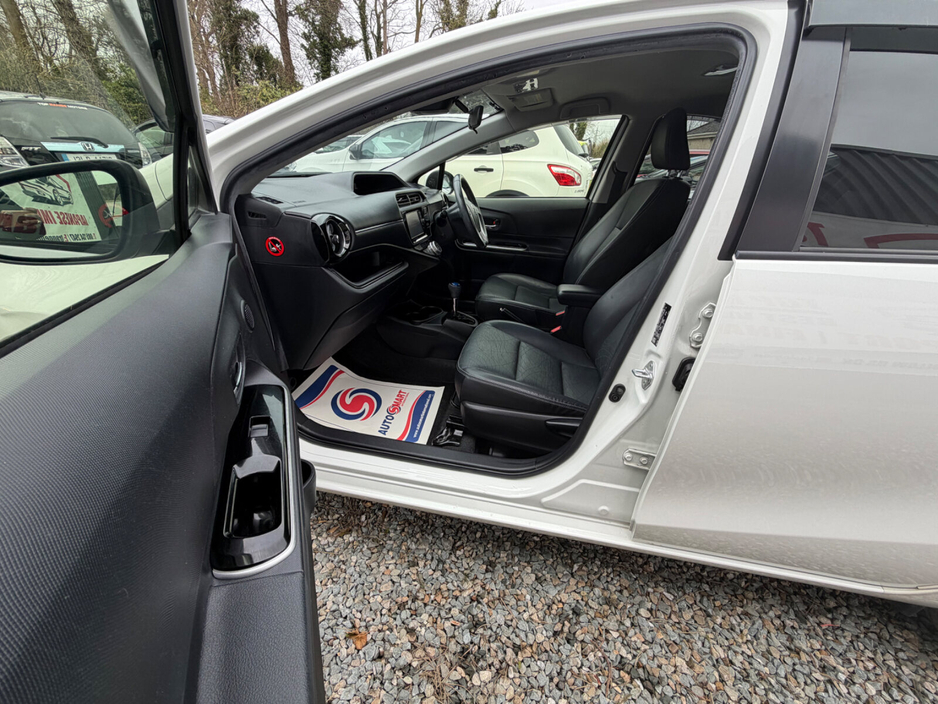 2017 Toyota Aqua - image 16