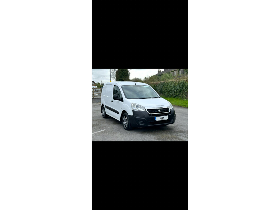 2017 Peugeot Partner  €7,450