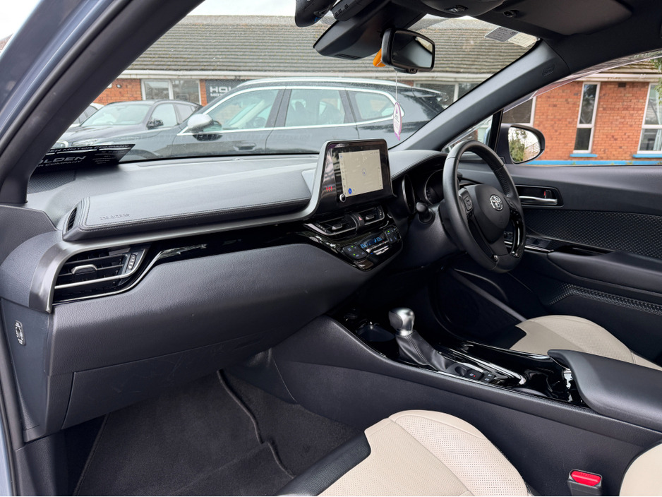 2023 Toyota C-HR - image 28