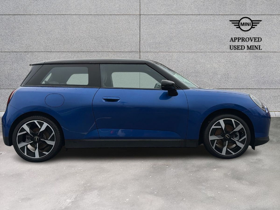 2024 MINI Hatch - image 3