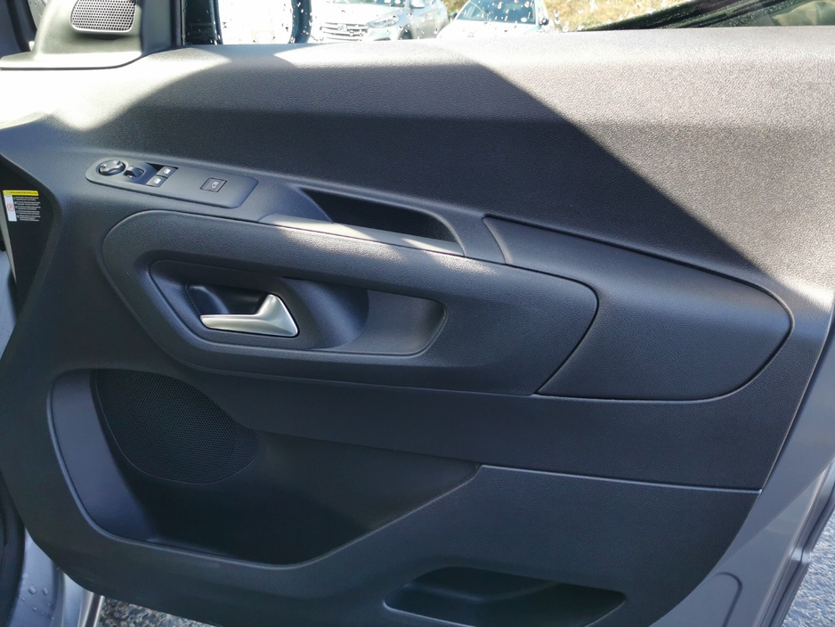 2026 Citroen Berlingo - image 15