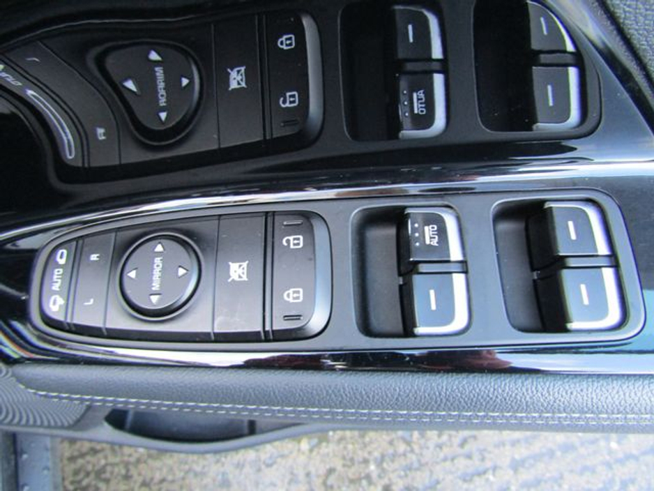 2019 Kia Niro 1.6 GDI 2 104BHP 5DR Auto €17,950