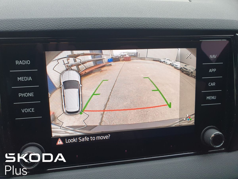 2024 Skoda Karoq - image 24