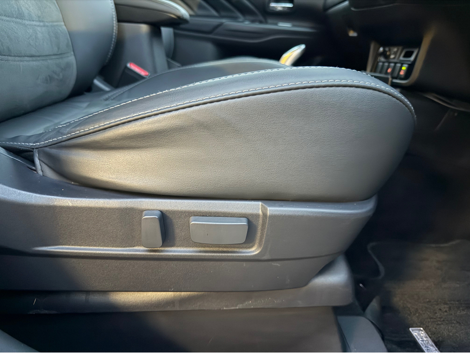 2020 Mitsubishi Outlander - image 17