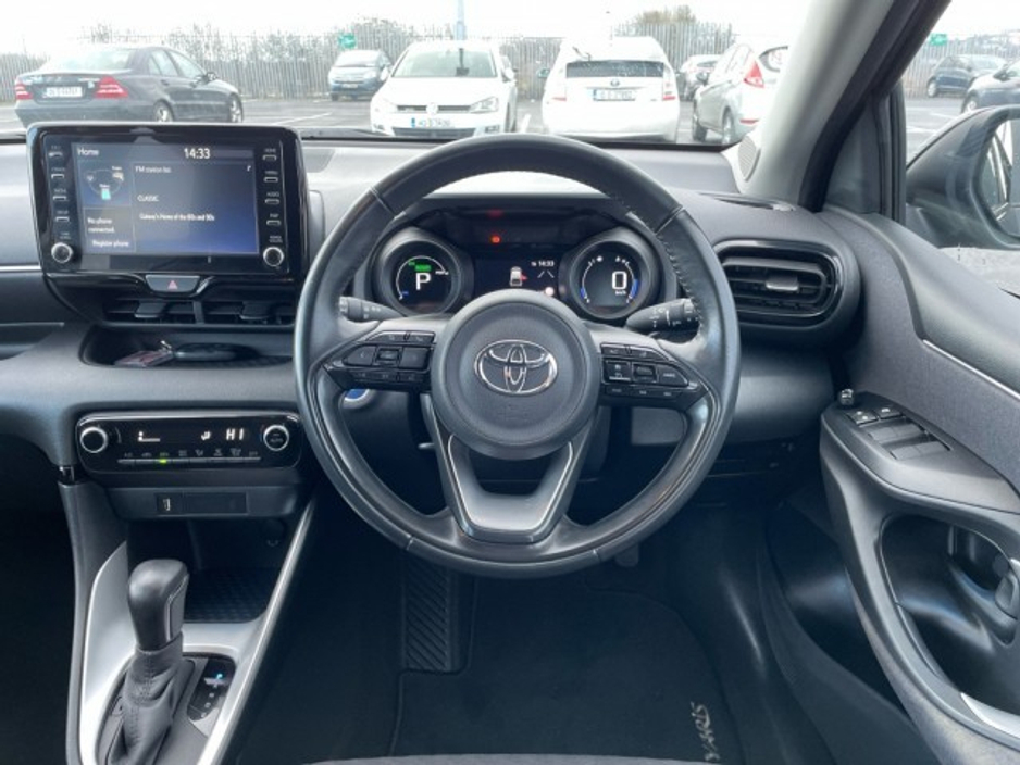 2023 Toyota Yaris 1.5 HYBRID L/SPORT // Remote Central Locking // Front Electric Windows // Rear Electric Windows // Electric Mirrors // Finger Tip Stereo Controls €23,795