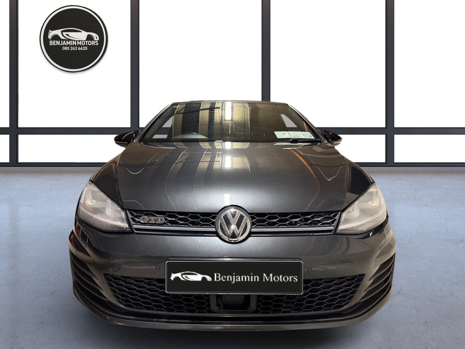 2014 Volkswagen Golf - image 2