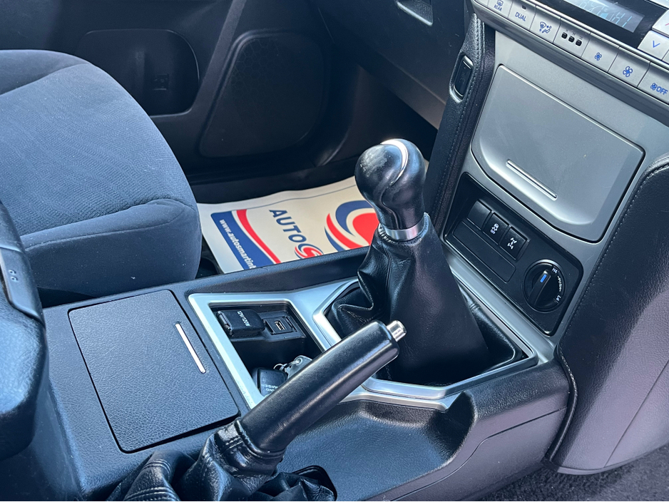 2023 Toyota Landcruiser - image 13