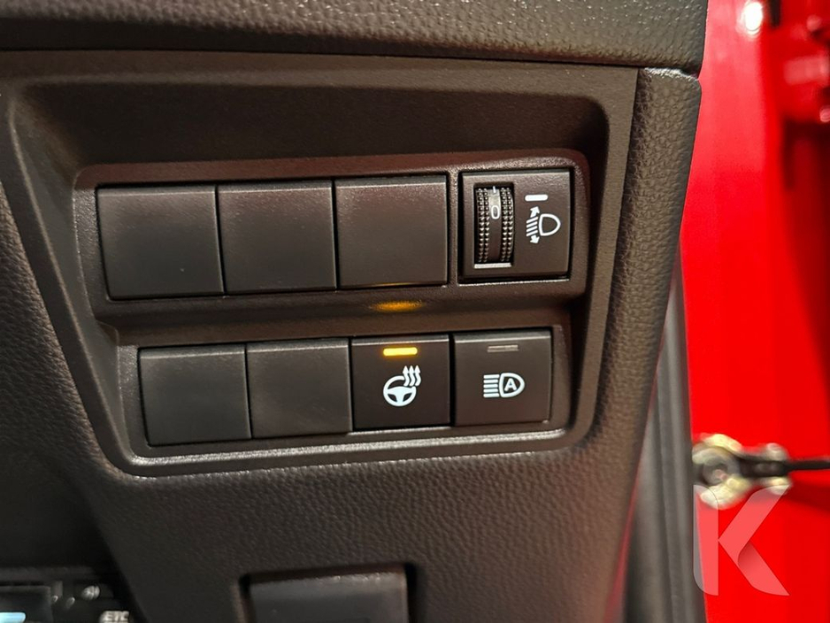 2024 Toyota Yaris - image 23