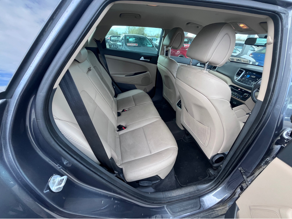 2016 Hyundai Tucson - image 6