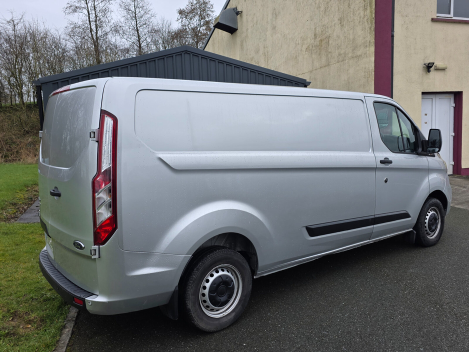 2021 Ford Transit Custom - image 5