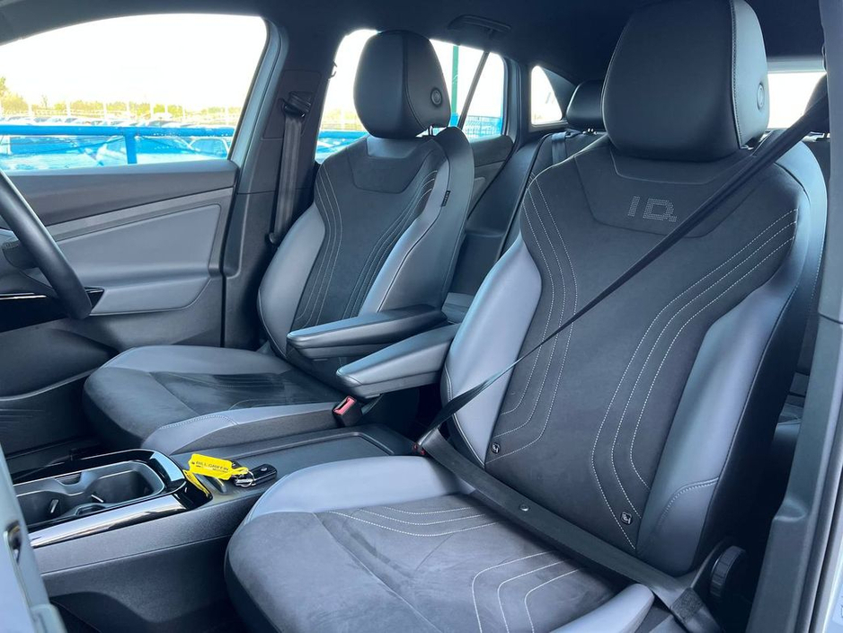 2023 Volkswagen ID.4 - image 6